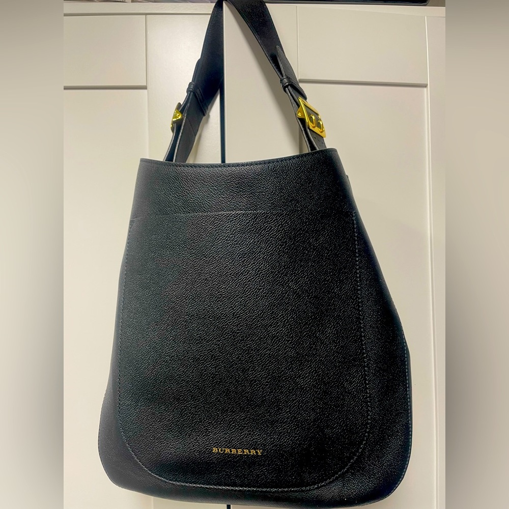 Burberry Hobo! 100% Authentic